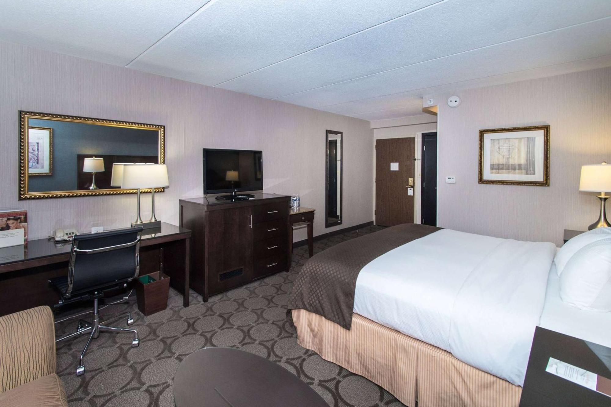 Wyndham Columbus Hotel Worthington Exterior photo